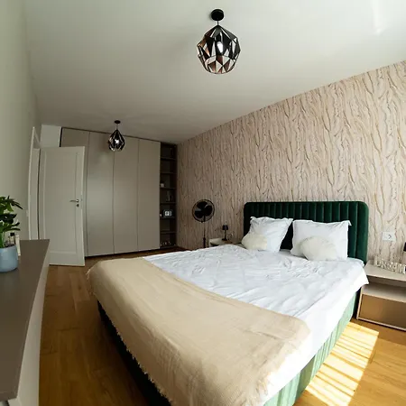 Ch Urban Plaza Apartament *