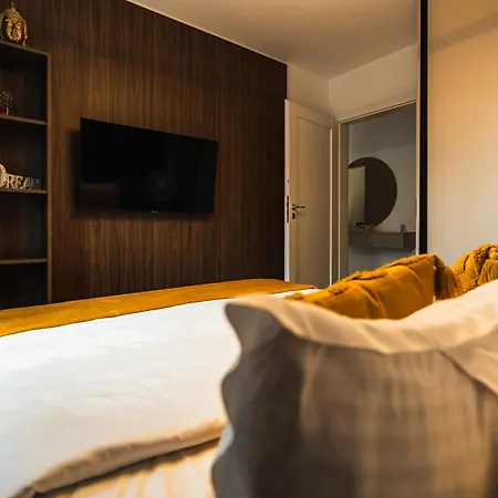 Ch Urban Plaza Appartement *