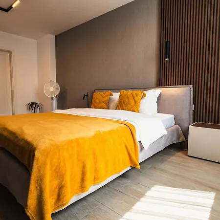 Apartament Ch Urban Plaza *
