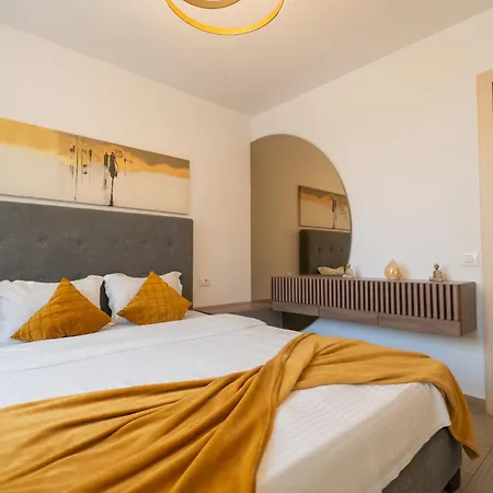 Ch Urban Plaza Apartment *