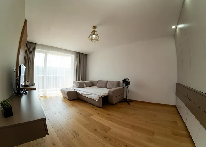 Ch Urban Plaza * Брашов