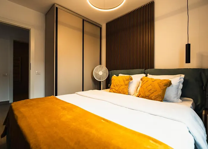 Апартаменти Ch Urban Plaza